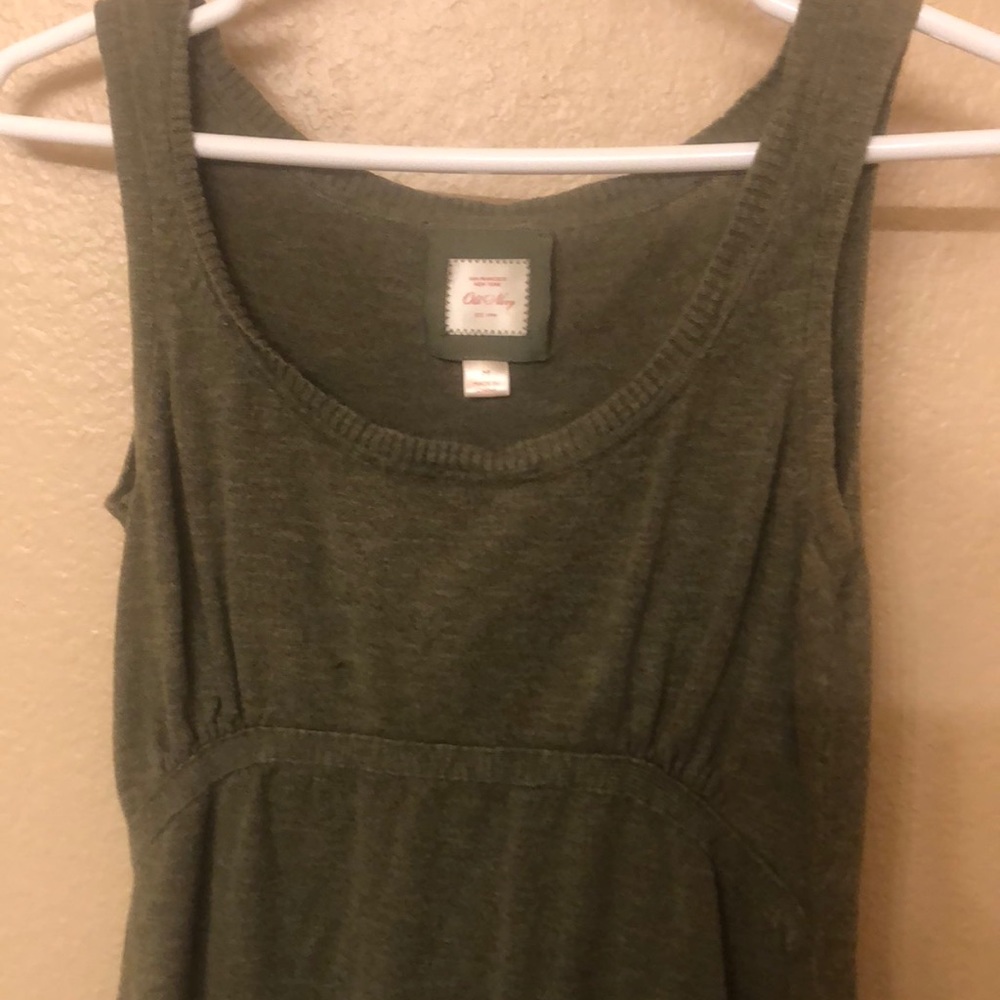 $3 or FREE: Sleeveless Old Navy Top - M